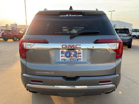Used 2022 GMC Acadia Denali w/ Denali Technology Package FWD image 8