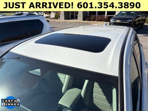 Used 2024 Honda CR-V EX-L image 3