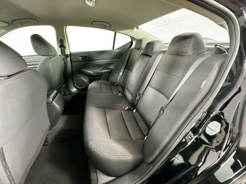 Used 2024 Nissan Altima 2.5 SV FWD image 19