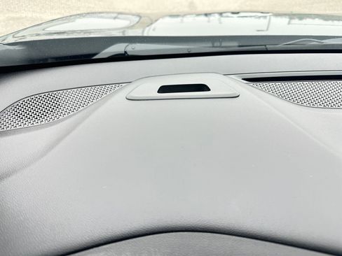 Used 2025 Chevrolet Equinox LT image 34