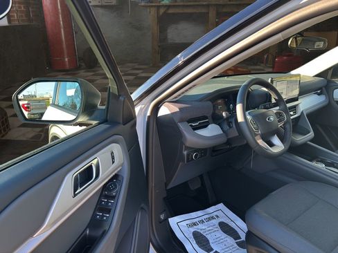 New 2026 Ford Explorer Active image 16