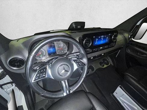 Used 2025 Mercedes-Benz Sprinter 2500 image 10
