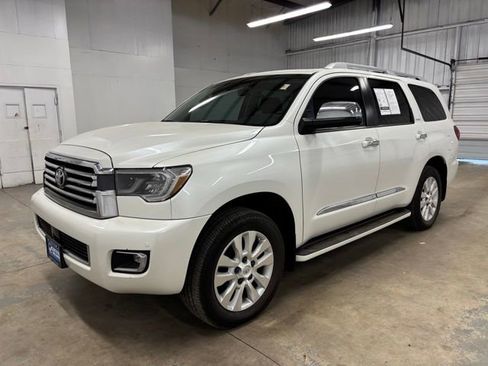 Used 2021 Toyota Sequoia Platinum AWD/4WD image 3