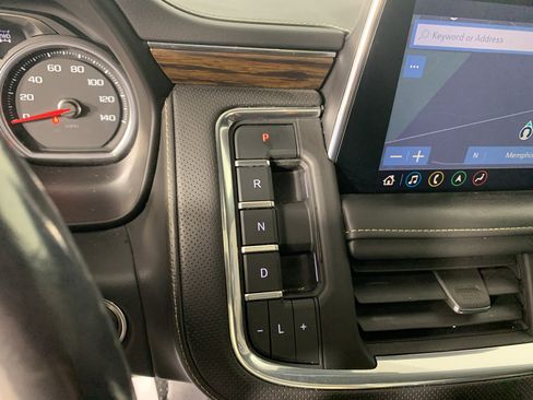Used 2021 Chevrolet Tahoe Premier w/ Premium Package AWD/4WD image 24