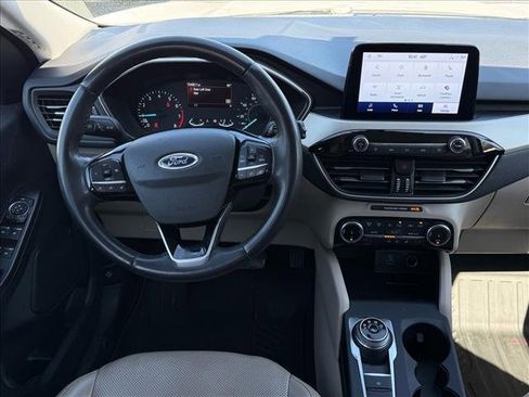 Used 2022 Ford Escape SEL image 12