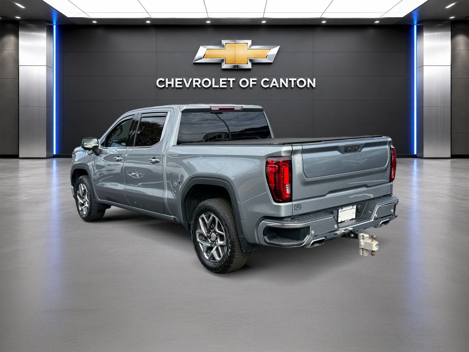 Used 2023 GMC Sierra 1500 SLT AWD/4WD image 7
