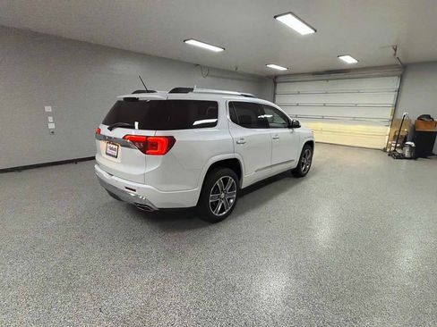 Used 2017 GMC Acadia Denali FWD image 3