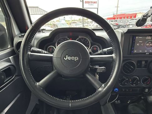 Used 2009 Jeep Wrangler Rubicon w/ PWR Convenience Group AWD/4WD image 17