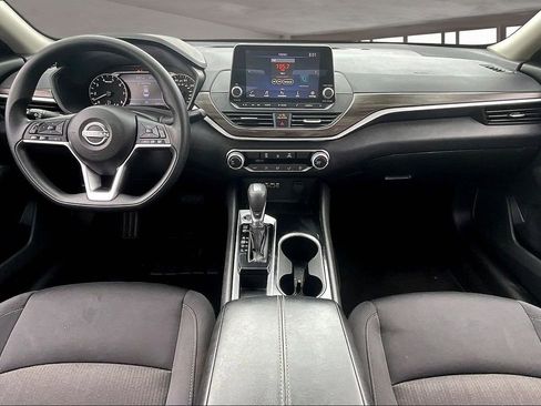 Used 2024 Nissan Altima 2.5 SV image 7