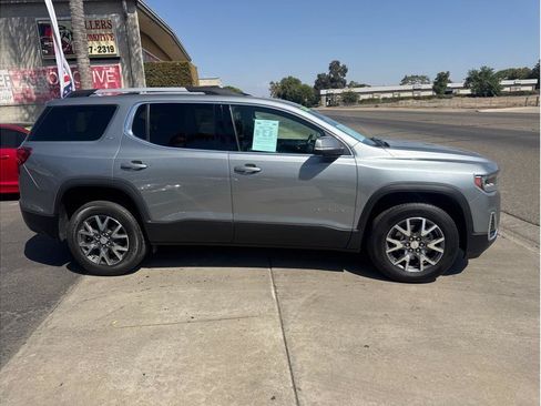 Used 2023 GMC Acadia SLT FWD image 4