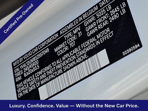 Certified 2025 Volvo XC40 B5 Ultra AWD/4WD image 28