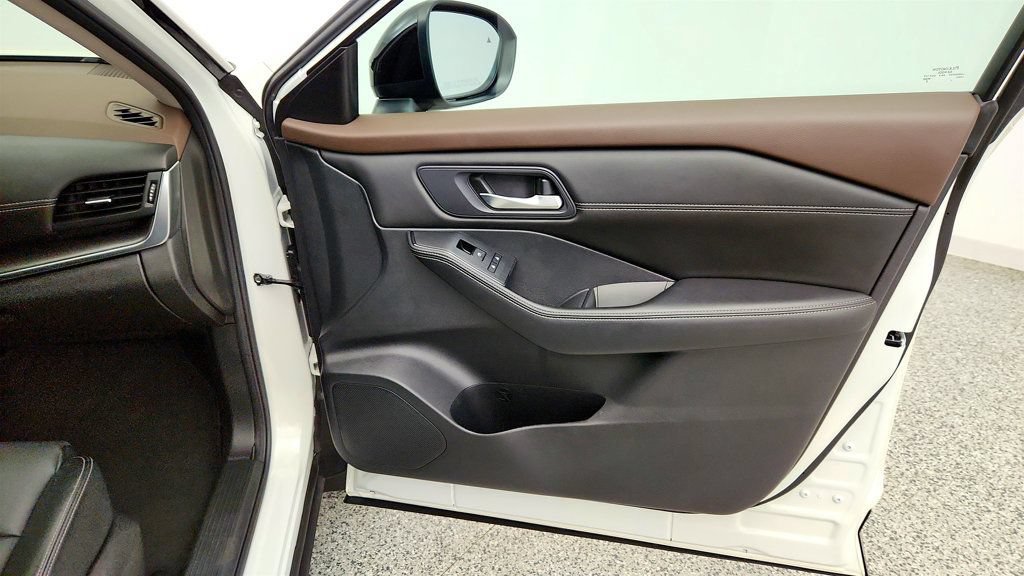 Used 2023 Nissan Rogue SV w/ SV Premium B Package FWD image 25