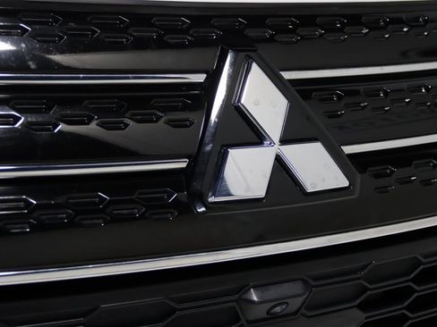 Used 2024 Mitsubishi Outlander 4WD Plug-In Hybrid image 30