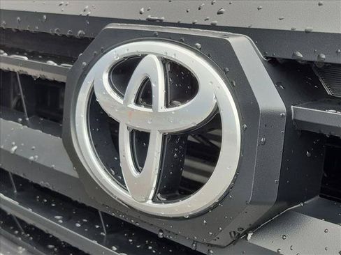 Used 2025 Toyota Tacoma SR5 AWD/4WD image 30