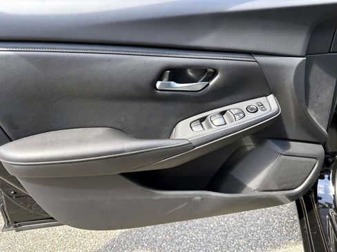 Certified 2023 Nissan Sentra SV FWD image 17