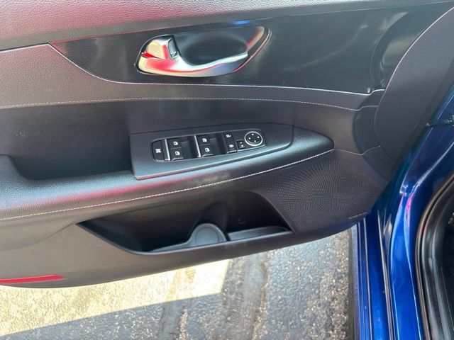 Used 2021 Kia Forte GT-Line w/ GT-Line Premium Package FWD image 9