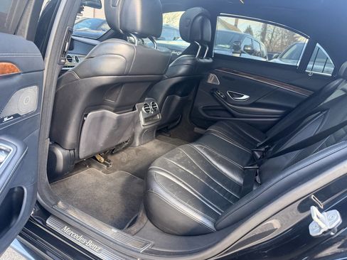 Used 2015 Mercedes-Benz S 550 4MATIC Sedan w/ Sport Package image 10