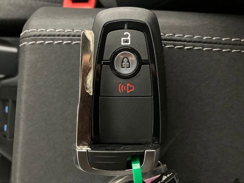 New 2025 Ford Bronco 4-Door image 32