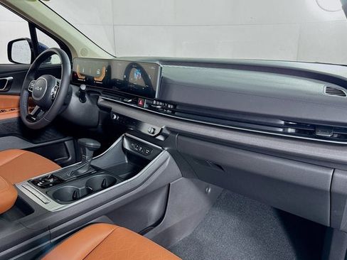 New 2026 Kia Carnival EX FWD image 33
