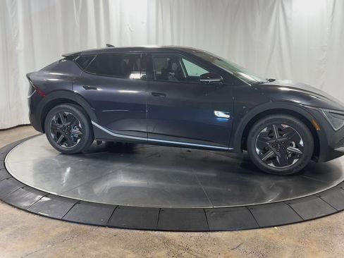New 2025 Kia EV6 Light image 2