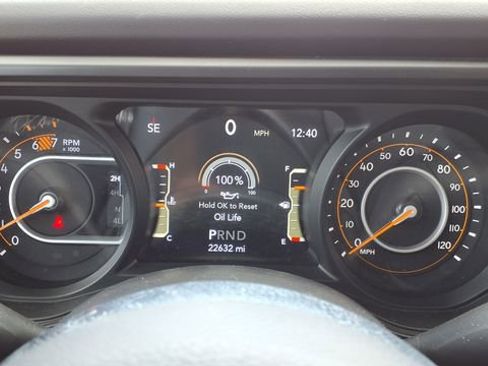 Used 2025 Jeep Wrangler Unlimited Sahara AWD/4WD image 31