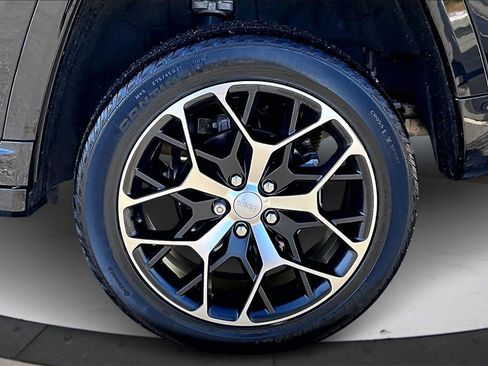 Certified 2023 Jeep Grand Cherokee Summit image 36