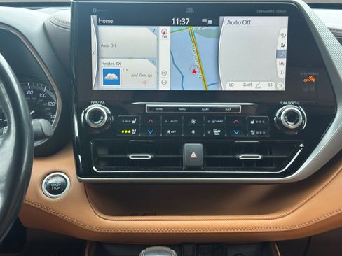 Used 2020 Toyota Highlander Platinum image 3