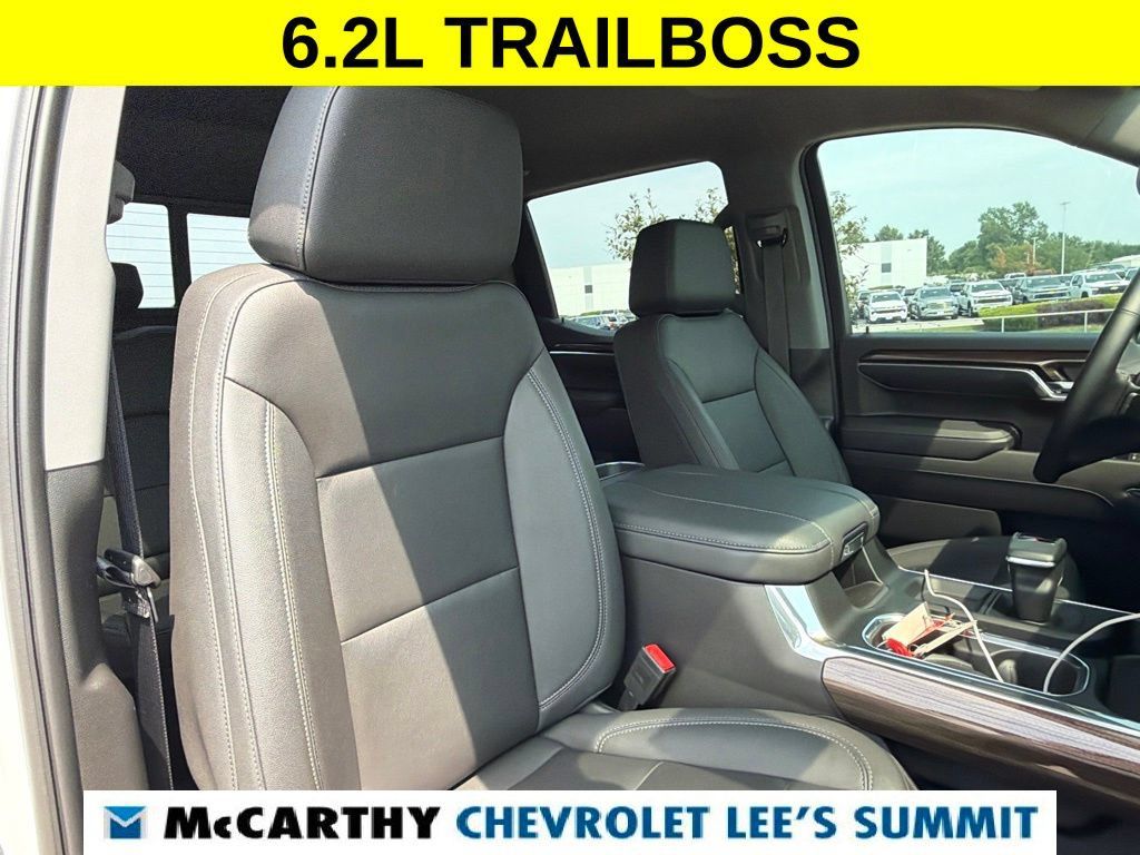 Used 2023 Chevrolet Silverado 1500 LT Trail Boss w/ Convenience Package II AWD/4WD image 30