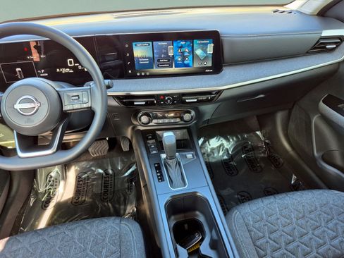 Used 2026 Nissan Kicks SV FWD image 14
