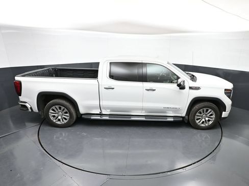 Used 2023 GMC Sierra 1500 Denali w/ Technology Package AWD/4WD image 40