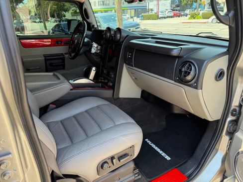 Used 2005 HUMMER H2 image 30