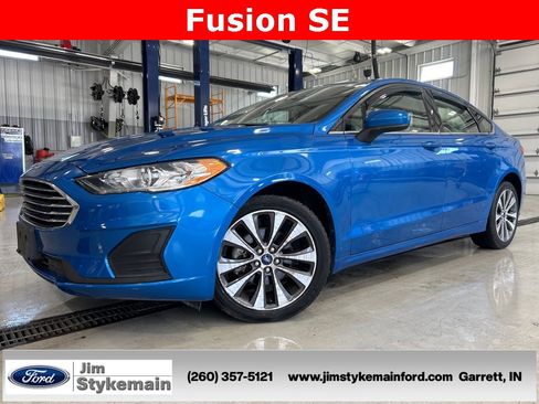 Used 2020 Ford Fusion SE image 1