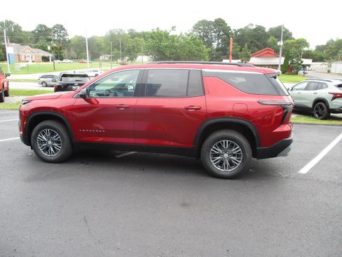 New 2026 Chevrolet Traverse LT w/ Driver Confidence Package image 5