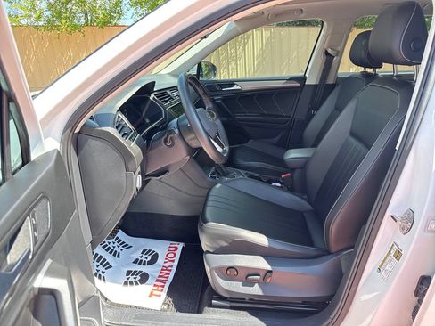 Used 2024 Volkswagen Tiguan SE w/ Panoramic Sunroof Package AWD/4WD image 13