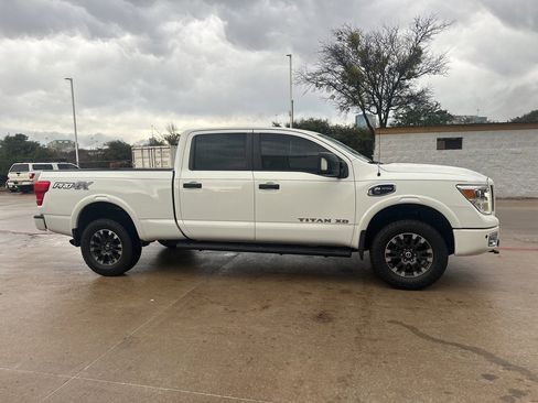 Used 2019 Nissan Titan PRO-4X w/ Pro-4x Convenience Package image 2