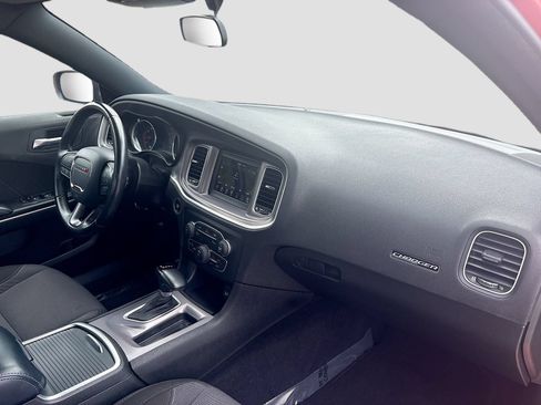 Used 2022 Dodge Charger SXT RWD image 28