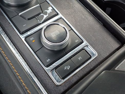 Used 2023 Ford Expedition Max Platinum image 11