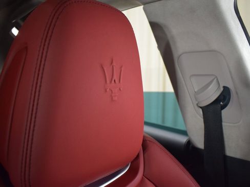 Used 2022 Maserati Levante Modena image 37