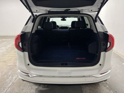 Used 2024 GMC Terrain Denali w/ Denali Premium Package image 7