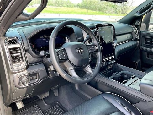 Used 2024 RAM 2500 Limited image 14