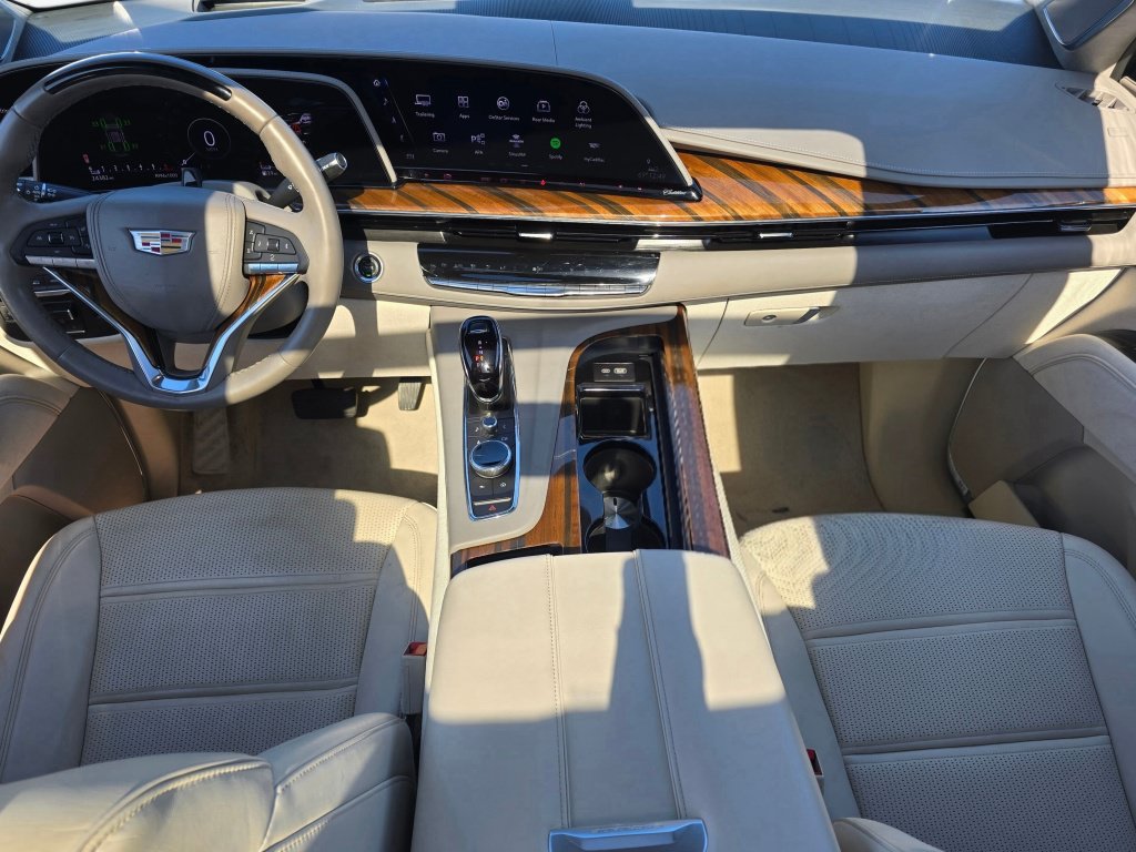 Certified 2024 Cadillac Escalade Premium Luxury Platinum AWD/4WD image 18