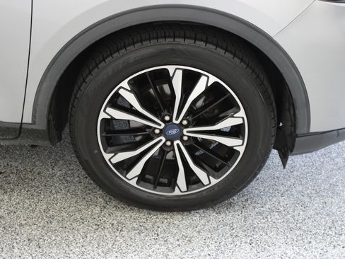 Used 2021 Ford Escape SE w/ SE Sport Appearance Package FWD image 5