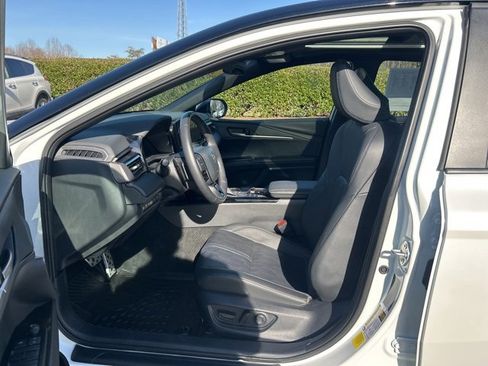 Used 2025 Toyota Camry XSE image 13