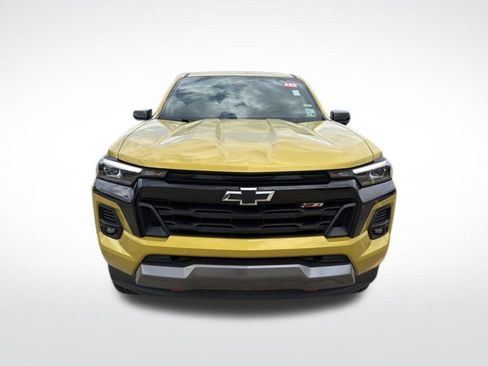 Used 2023 Chevrolet Colorado Z71 AWD/4WD image 2
