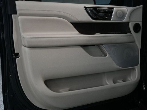 Used 2019 Lincoln Navigator L Reserve w/ Cargo Package image 23