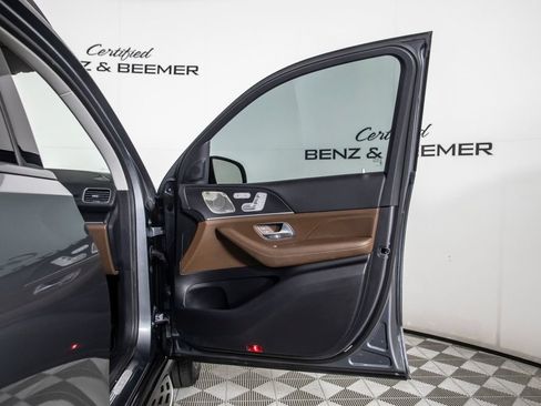 Used 2024 Mercedes-Benz GLS 450 4MATIC image 22