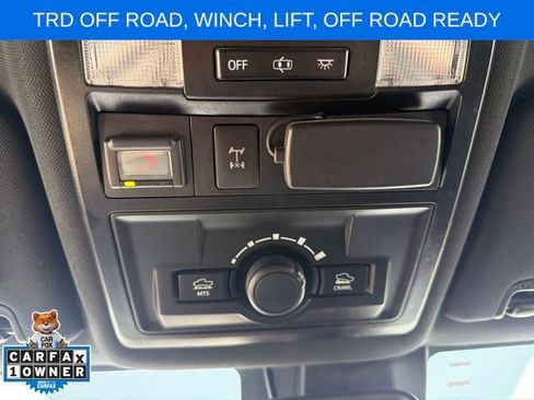 Used 2020 Toyota Tacoma TRD Off-Road AWD/4WD image 19