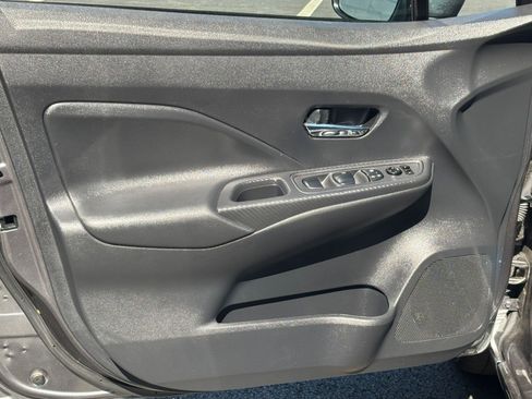 Used 2025 Nissan Versa SV FWD image 18