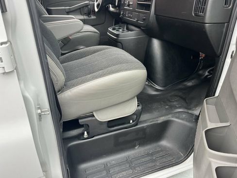 Used 2025 Chevrolet Express 2500 w/ Driver Convenience Package RWD image 11