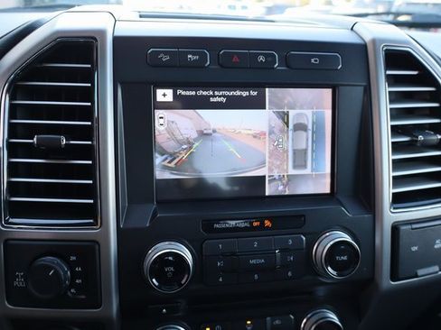 Used 2017 Ford F150 Platinum w/ Equipment Group 701A Luxury image 23